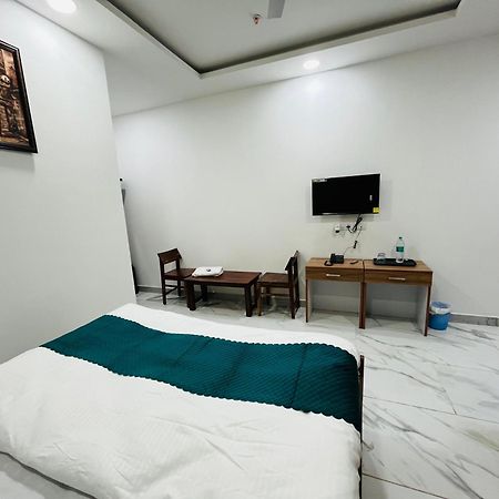 Townhouse Happy Habitat Guest House Greater Noida Exteriör bild