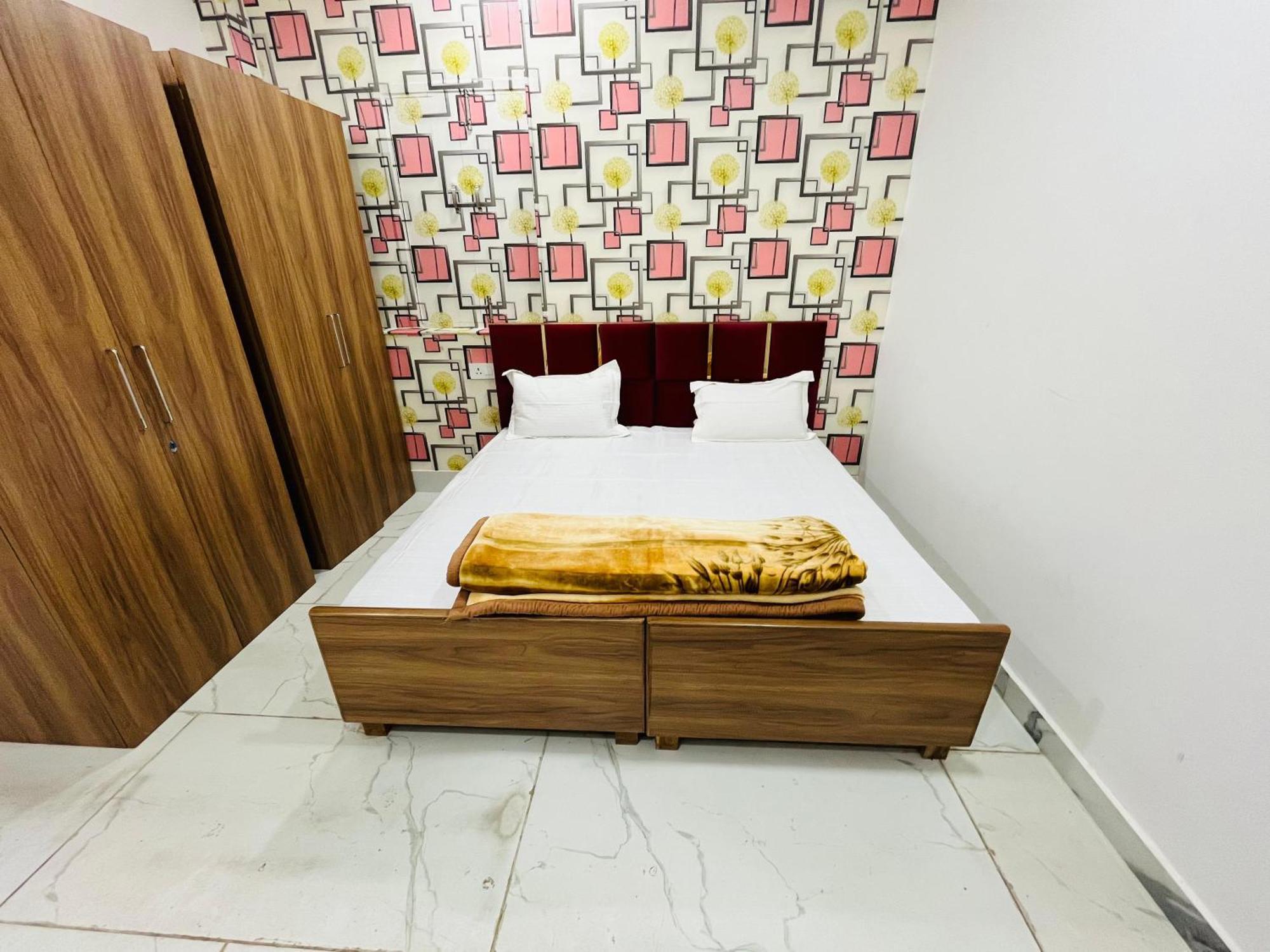 Townhouse Happy Habitat Guest House Greater Noida Exteriör bild