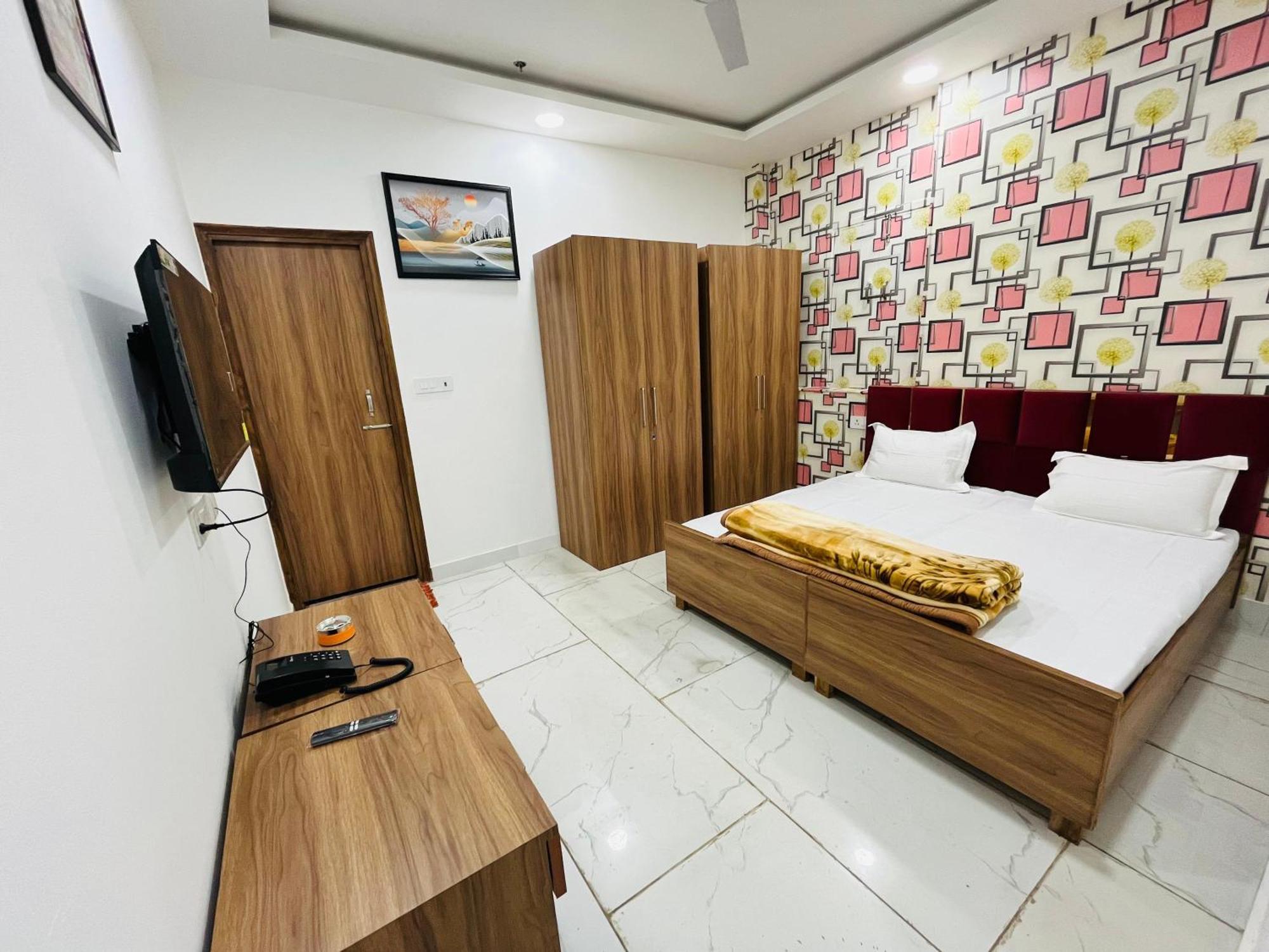 Townhouse Happy Habitat Guest House Greater Noida Exteriör bild